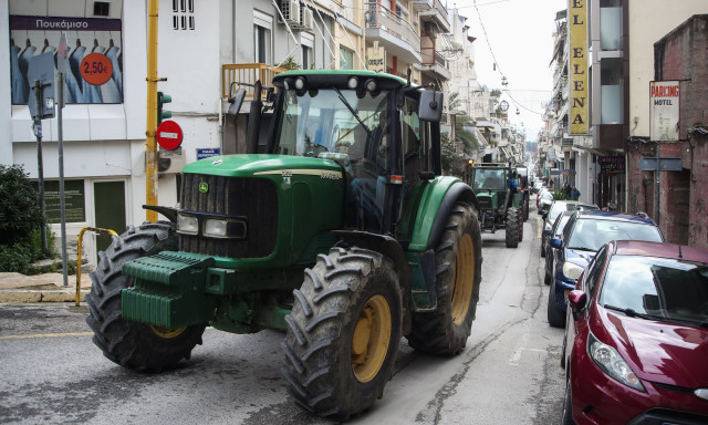 Ιωάννινα: Πορεία με τρακτέρ και συγκέντρωση διαμαρτυρίας αγροτών στην Περιφέρεια Ηπείρου