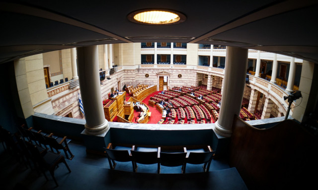 Όλα τα βλέμματα στο τέλος Φεβρουαρίου: ΠΑΣΟΚ και ΣΥΡΙΖΑ σε λειτουργία «επίθεσης»