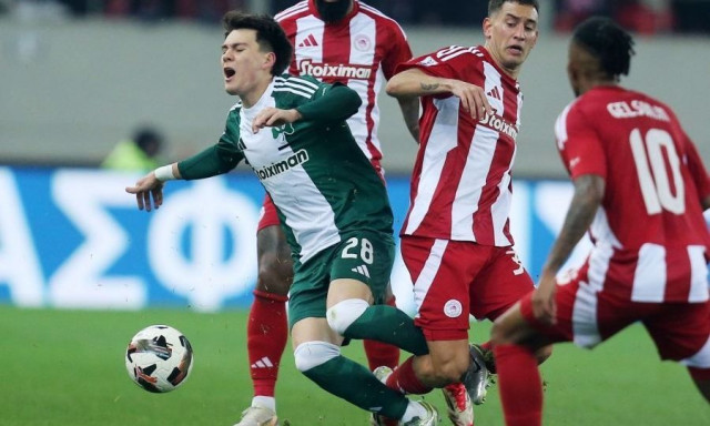 Ολυμπιακός - Παναθηναϊκός: Η φάση που ζήτησαν πέναλτι οι «πράσινοι» (vid)