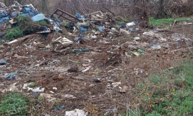 Θεσσαλονίκη: Συνελήφθη 48χρονος που πετούσε ογκώδη απόβλητα σε περιοχή Natura