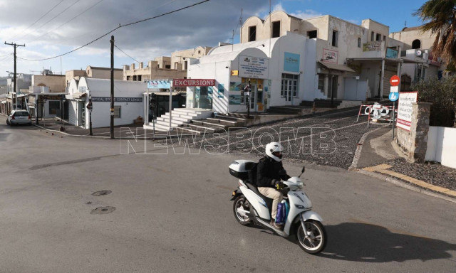 Αποστολή του Newsbomb.gr στη Σαντορίνη: Έρημη πόλη τα Φηρά – Ημέρες αγωνίας για τους κατοίκους