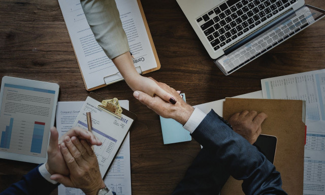 Εξωδικαστικός συμβιβασμός: Οι 6 αλλαγές στις ρυθμίσεις για χρέη έως 300.000 ευρώ