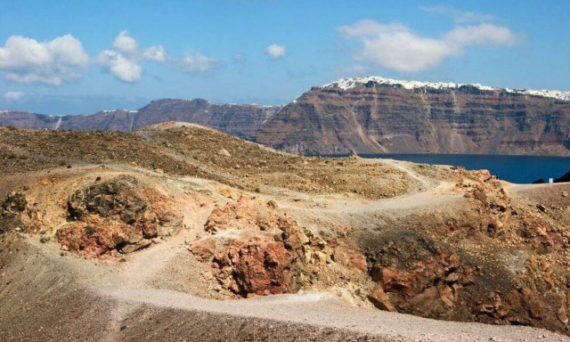 Καμένη: Γιατί συγκεντρώνει το ενδιαφέρον ηφαιστειολόγων από όλο τον κόσμο