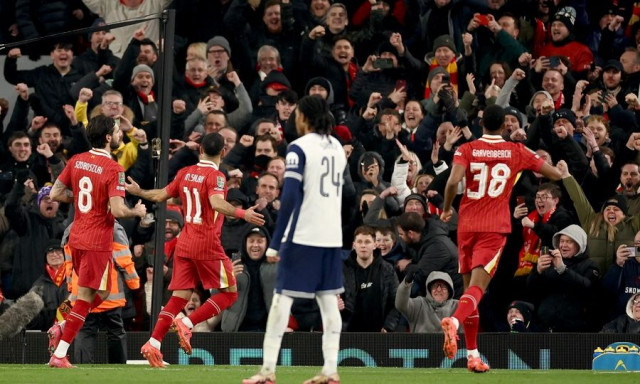 Carabao Cup: «Πάρτι» κι έφυγε για Wembley η Λίβερπουλ – «Τριάρα» η Φιορεντίνα στην Ίντερ στη Serie A