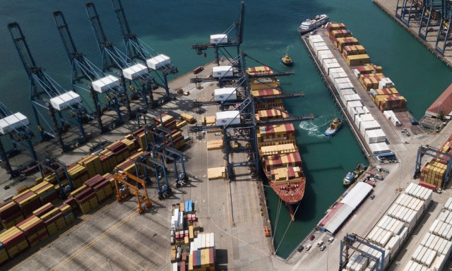 «Νίκη» Τραμπ: Τα λιμάνια της διώρυγας του Παναμά πωλούνται στην αμερικάνικη Blackrock