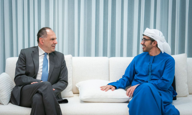 Στα Ηνωμένα Αραβικά Εμιράτα ο Γιώργος Γεραπετρίτης - Στην ατζέντα η επόμενη μέρα στη Συρία