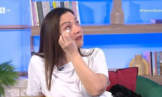Συγκινήθηκε στον «αέρα» η Ελένη Καρακάση: «Είμαι στη διαδικασία υιοθεσίας»