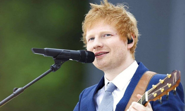 Εντ Σίραν: Αστυνομικός τράβηξε τις πρίζες την ώρα του Live του - Δεν τον αναγνώρισε