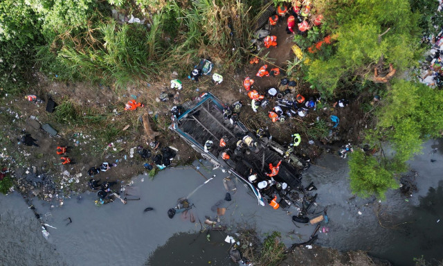 Τραγωδία στη Γουατεμάλα: Τουλάχιστον 55 νεκροί σε τροχαίο με λεωφορείο - Έπεσε σε γκρεμό 20 μέτρων