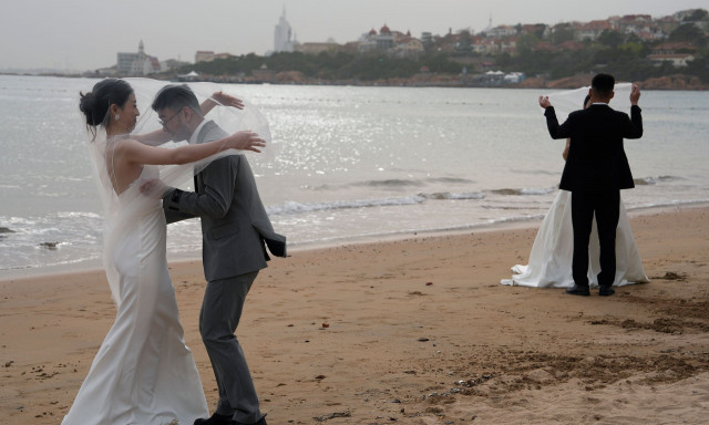 Κίνα: Σε ιστορικό χαμηλό οι γάμοι το 2024 - Απέφυγαν να παντρευτούν στο «έτος χηρείας»