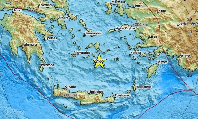 Νέος ισχυρός σεισμός 5 Ρίχτερ μεταξύ Σαντορίνης και Αμοργού - Αισθητός σε πολλές περιοχές (pics)