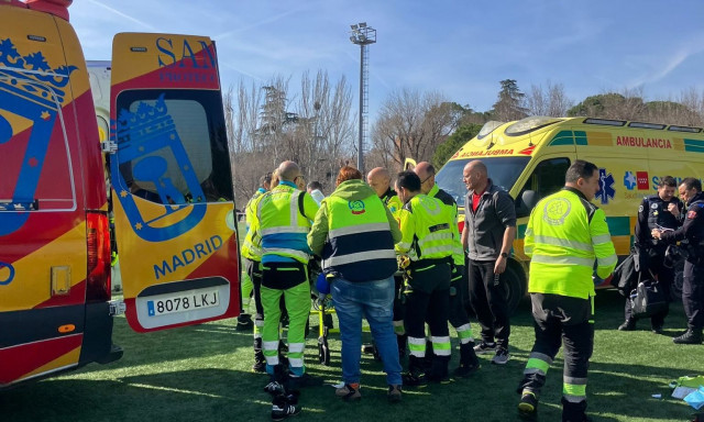 Στιγμές τρόμου στην Ισπανία: Διαιτητής κατέρρευσε την ώρα του αγώνα – Υπέστη έμφραγμα στα 29 του