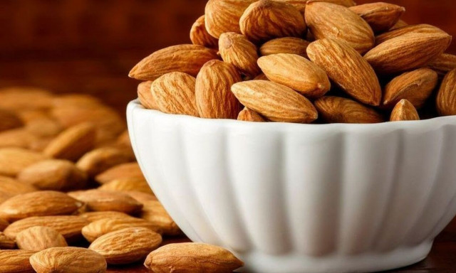 Αμύγδαλα: Τι θα συμβεί στο σώμα σας αν τρώτε κάθε μέρα