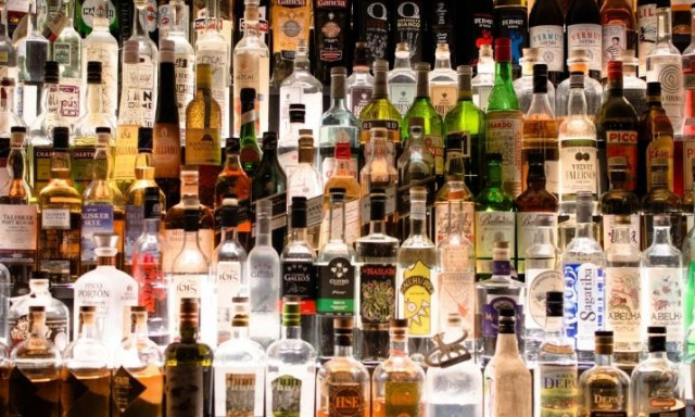 Εταιρεία προσφέρει δωρεάν αλκοόλ στους υπαλλήλους της αντί για μισθούς - Δίνει «άδεια για το μεθύσι»