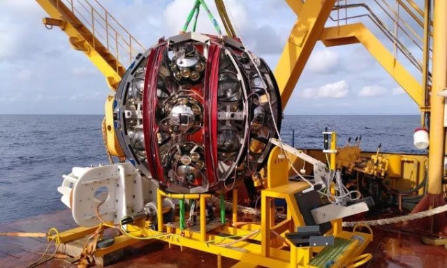 «Δημόκριτος»: Ανιχνεύτηκε κοσμικό νετρίνο με τη μεγαλύτερη ενέργεια που έχει καταγραφεί ποτέ