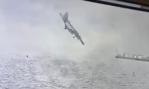 ΗΠΑ: Αεροσκάφος του Πολεμικού Ναυτικού συνετρίβη στη θάλασσα - Δεν τραυματίστηκαν οι πιλότοι