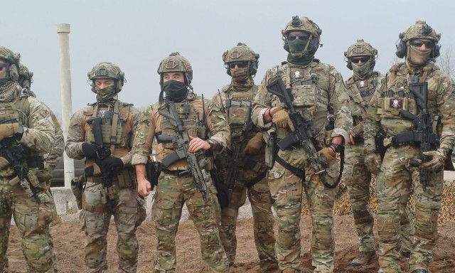 «STEADFAST DART 25»: Εντυπωσιακά πλάνα και φώτο από την αποβατική άσκηση στον Παγασητικό