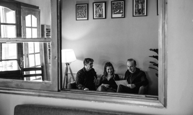 Ιουλία Καραπατάκη: Ακούστε το νέο της τραγούδι «Όλα στην τύχη»