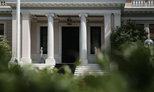 ΠΑΣΟΚ και Ανδρουλάκης έγιναν «ένα» με τους εκφραστές του λαϊκισμού, απαντούν κυβερνητικές πηγές