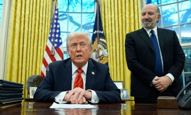 Ο Τραμπ υπέγραψε το διάταγμα για την επιβολή "αμοιβαίων δασμών" σε όλες τις χώρες