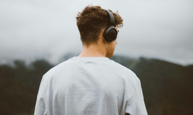 Αυτό το ηχητικό μήνυμα δείχνει πόσο νεαρά ή γερασμένα είναι τα αυτιά σας