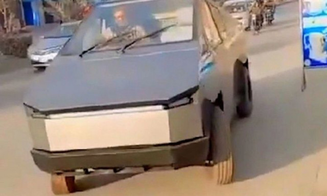 Και το Όσκαρ ευρηματικότητας πάει στο Πακιστάν: Μηχανικός αντέγραψε το μοντέλο Cybertruck της Tesla