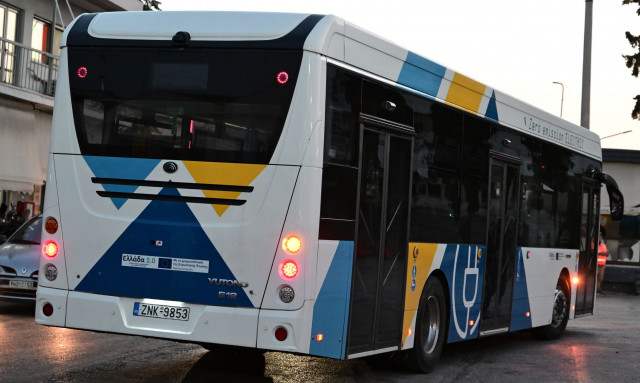 Χαλάνδρι: Λεωφορείο συγκρούστηκε με δίκυκλο - Ένας σοβαρά τραυματίας