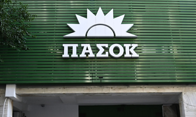 ΠΑΣΟΚ: Ο Μακάριος Λαζαρίδης χυδαιολογεί κατά του ΠΑΣΟΚ εδώ και 24 ώρες