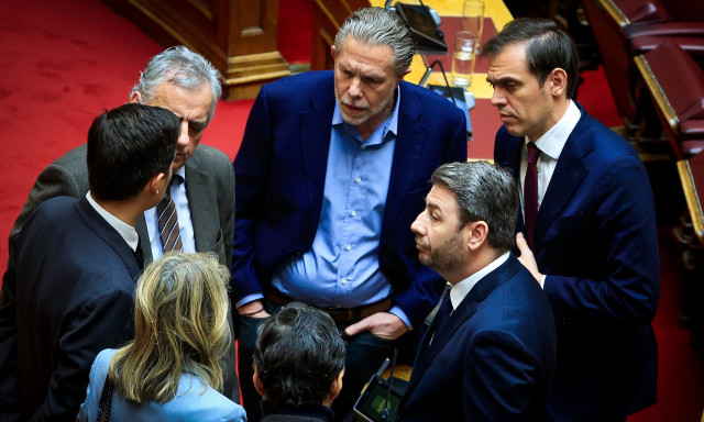 Την επόμενη εβδομάδα η πρόταση δυσπιστίας: Που καταλήγει η διαφωνία ΠΑΣΟΚ - ΣΥΡΙΖΑ