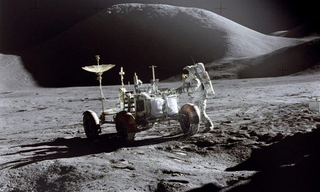 Οι δισεκατομμυριούχοι «τουρίστες» του διαστήματος κινδυνεύουν να καταστρέψουν τη Σελήνη