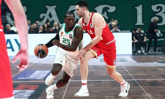 Ο ένας ρακέτα, ο άλλος περιφέρεια και νικητής ο πιο εύστοχος!