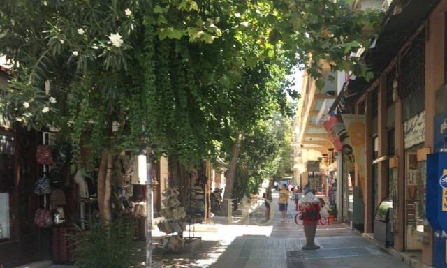 Guardian: Σε υπαρξιακή απειλή η «γειτονιά των Θεών» στην Αθήνα