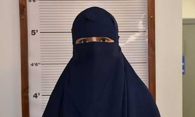 Οι βρετανικές αρχές «σέβονται» το δικαίωμα τρομοκράτισσας να... φαίνεται μόνο με μπούρκα