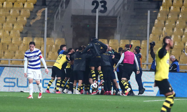 ΑΕΚ – Ατρόμητος 2-1: Το… buzzer beater του Μάνταλου την έστειλε στην κορυφή!