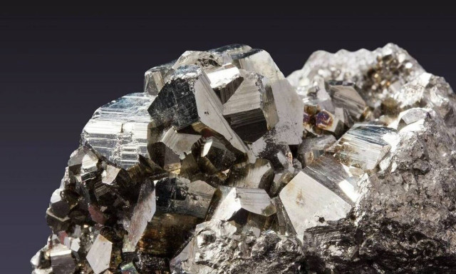 Σπάνιες γαίες: Τι και ποιοι ψάχνουν σε όλη την Ελλάδα  - Στο κυνήγι του κρυμμένου θησαυρού