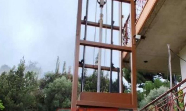 Τραγωδία στην Κάτω Αχαΐα: Καταπλακώθηκε από ασανσέρ