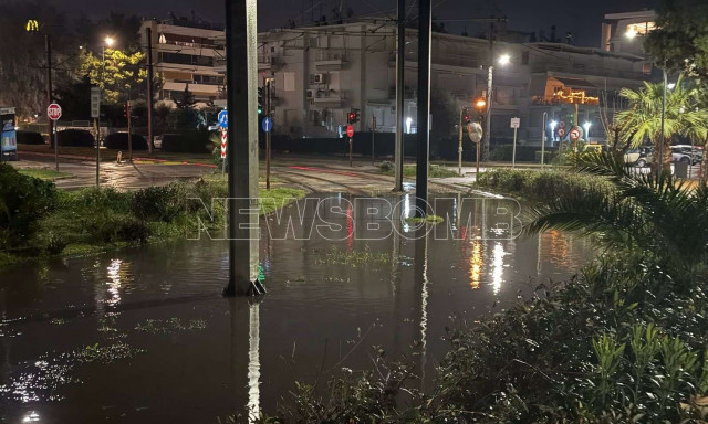 Γλυφάδα: Πλημμύρισαν οι γραμμές του τραμ λόγω της έντονης βροχόπτωσης