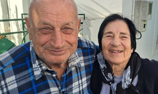 Ο Χριστόφορος 88 ετών, η Μαρίκα 86, αλλά κρατούν δυνατή την αγάπη τους εδώ και 67 χρόνια