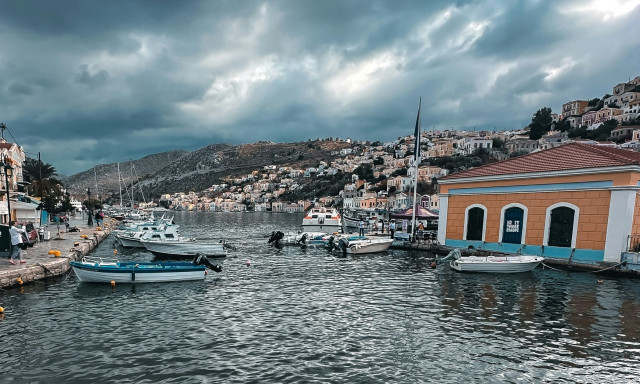 Σύμη: Mήνυση από τον πατέρα της 13χρονης σε βάρος του 15χρονου φίλου της