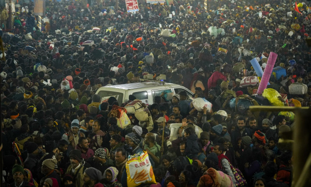 Ινδία: Δεκάδες νεκροί σε συνωστισμό σε σιδηροδρομικό σταθμό του Νέου Δελχί