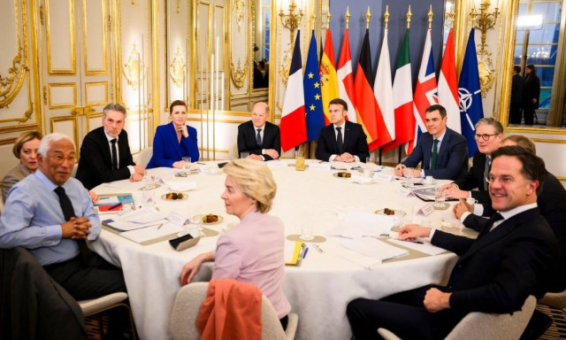 Η αναποφάσιστη Ευρώπη και ο αποφασισμένος Τραμπ