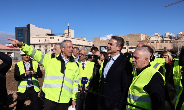 Μητσοτάκης: «Αλλάζει όψη ο Πειραιάς» – Στα εργοτάξια του νέου δικαστικού μεγάρου