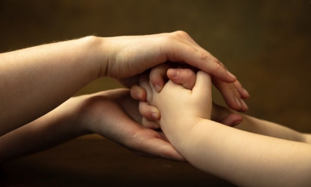 Η μικρή Λάουρα χρειάζεται την οικονομική στήριξή μας για να νικήσει το σάρκωμα Ewing