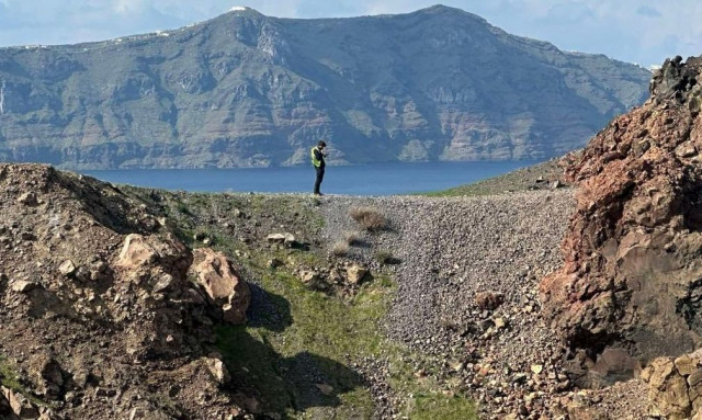 «Βαθιές μαγματικές διεργασίες» στη Σαντορίνη - Συνεχίζονται οι μετρήσεις των ειδικών