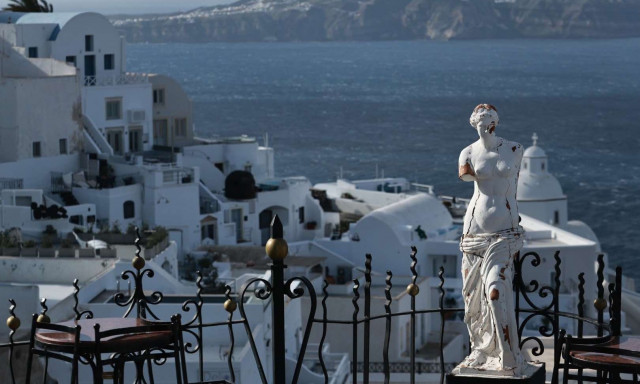 Βουγιουκαλάκης: Δεν υπάρχει κανένα σενάριο που να λέει θα εκκενώσουμε κόσμο από τη Σαντορίνη