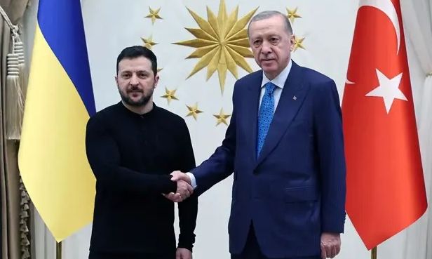 O Ζελένσκι αναβάλλει την επίσκεψη της Παρασκευής στη Σαουδική Αραβία μετά τις συνομιλίες ΗΠΑ-Ρωσίας