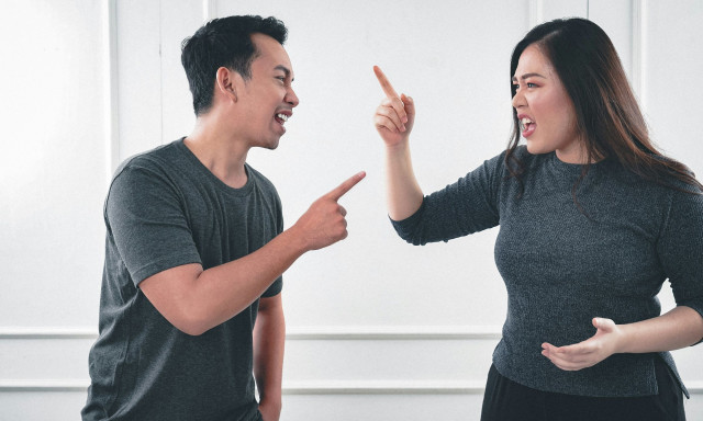 Νέα μελέτη: Οι γυναίκες μιλούν περισσότερο από τους άνδρες, αλλά όχι πάντα