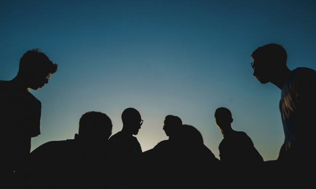 Πώς άρχισαν να μιλούν οι άνθρωποι; - Έρευνα «δείχνει« ένα γονίδιο να δίνει την απάντηση