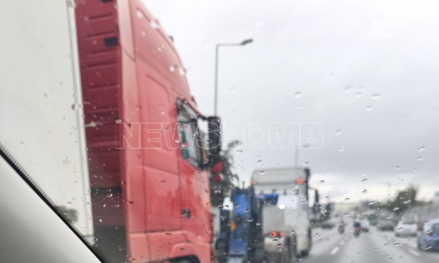 Κίνηση στους δρόμους: «Στο κόκκινο» o Κηφισός μετά από ακινητοποίηση φορτηγού