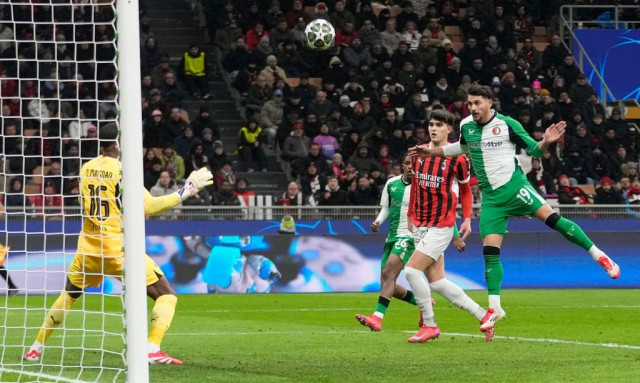 Champions League: Στους «16» η Φέγενορντ, απέκλεισε τη Μίλαν στην πρώτη έκπληξη των playoffs!